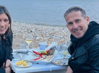 «Ανάσα δίπλα στη θάλασσα» για Ζωή Κωνσταντοπούλου και Διαμαντή Καραναστάση