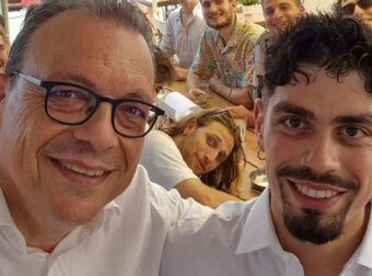 Σωκράτης Φάμελλος: Ο γιος του πήρε υποτροφία σε πανεπιστήμιο των ΗΠΑ – «Περήφανη η μητέρα σου από εκεί ψηλά»