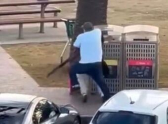 Μακελείο στην Αυστραλία: Πολίτης-ήρωας αρπάζει τρομοκράτη που ήταν έτοιμος να εκτελέσει αθώους ανθρώπους