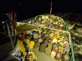 Γαύδος: Μετέφεραν 539 μετανάστες σε ένα σκάφος – Πέντε Αιγύπτιοι διακινητές πίσω από την επιχείρηση