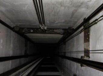 Σοκ σε σούπερ μάρκετ στα Ιλίσια: Συντηρητής δίνει μάχη για τη ζωή του μετά από φρικτό ατύχημα με ασανσέρ