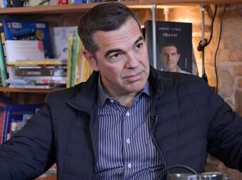 Τσίπρας: «Ας αρχίσει ο Μητσοτάκης να γράφει κι αυτός βιβλίο, γιατί δεν τον βλέπω για τρίτη 4ετία»