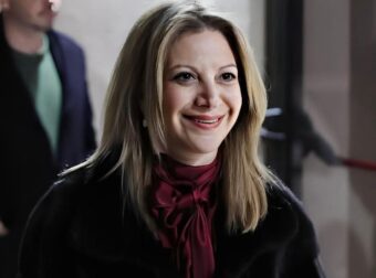 Δημοσκόπηση: Συμφωνείτε με την ίδρυση κόμματος από την Μαρία Καρυστιανού;