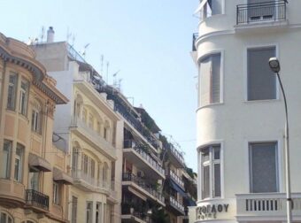 Φρίκη στο Κολωνάκι – Γιος σκότωσε την ίδια του τη μητέρα