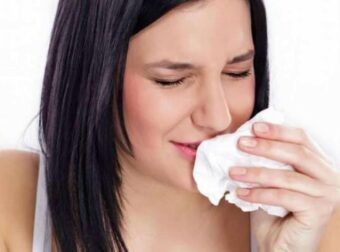 Φλέμα στον λαιμó: Τι να κάνετε για να απαλλαγείτε