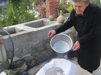 Mην πετάξεις τη στάχτη από το τζάκι δες πόσα μπορείς να κάνεις με αυτή