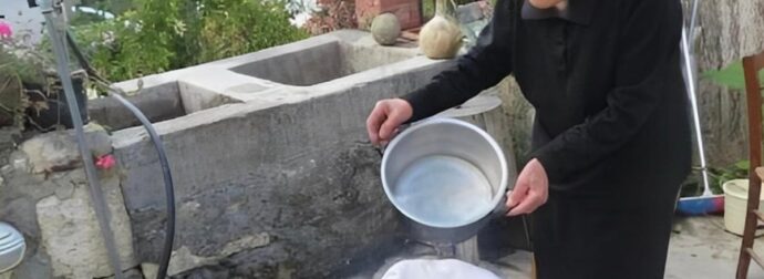 Mην πετάξεις τη στάχτη από το τζάκι δες πόσα μπορείς να κάνεις με αυτή