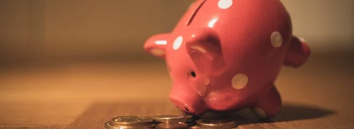 Με τον σύντροφό μου είμαστε 2 χρόνια μαζί και δεν βάζει το χέρι στην τσέπη. Είναι τσιγγούνης, τι να κάνω;