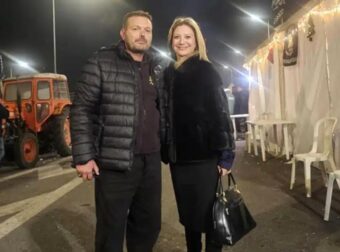 Εμφάνιση της Μαρίας Καρυστιανού σε μπλόκο των αγροτών – Tι δήλωσε