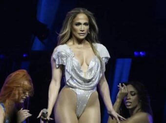 Τζένιφερ Λόπεζ: Η αποστομωτική απάντηση στους επικριτές της για το ντύσιμό της