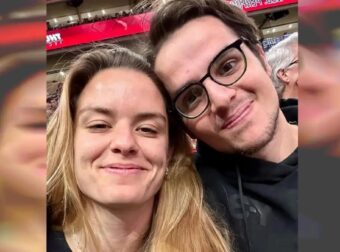 Μαρία Σάκκαρη – Κωνσταντίνος Μητσοτάκης: Η αποκάλυψη της σχέσης, οι κοινές εμφανίσεις, οι δηλώσεις αγάπης και το δαχτυλίδι του αρραβώνα