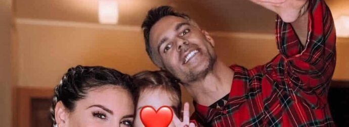 Αθηνά Οικονομάκου: Ο απολογισμός για τη χρονιά που πέρασε και η κοινή φωτογραφία με τον Μπρούνο Τσερέλα και τα παιδιά της