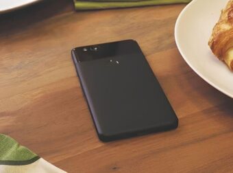 Γιατί πρέπει να αφήνουμε το τηλέφωνό μας στραμμένο προς τα κάτω