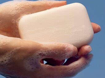 Πώς με ένα σαπούνι μπορείτε να φτιάξετε 3 λίτρα απορρυπαντικό για το πλυντήριο