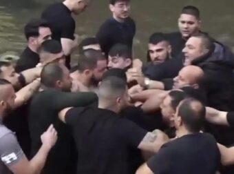 Χαμός ανήμερα Θεοφανείων – Πιάστηκαν στα χέρια για τον Τίμιο Σταυρό στη Φλώρινα