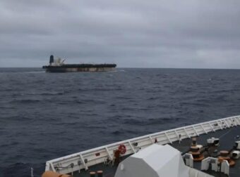 Ειδικές δυνάμεις των ΗΠΑ κατέσχεσαν τάνκερ με ρωσική σημαία που ξέφυγε από το ναυτικό αποκλεισμό στη Βενεζουέλα