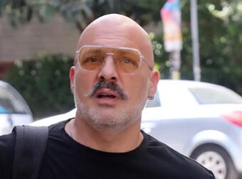 Νίκος Μουτσινάς για υιοθεσία παιδιών: «Δύο θα ήθελα, στην Ελλάδα προτιμούν να τα έχουν στα ιδρύματα»