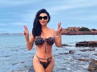 Αγνώριστη 54χρονη Ελληνίδα πήγε για μπάνιο χειμωνιάτικα με κορμί-λαμπάδα