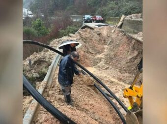 Καιρός – Ιωάννινα: «Πάθαμε απίστευτη καταστροφή» λένε οι πτηνοτρόφοι για τα 40.000 νεκρά κοτόπουλα από ανεμοστρόβιλο