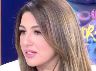Έλενα Παπαρίζου: Άκρως αδυνατισμένη στο πλατό της Γερμανού – Μιλά πρώτη φορά για το πρόβλημα υγεία της
