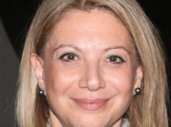 Καρυστιανού: Δεν θα είναι στο κόμμα ο Φαραντούρης, ποιους άλλους «κόβει» – Ο πιο στενός της συνεργάτης