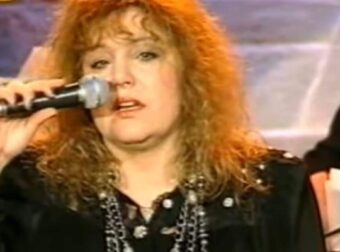 Πέθανε η τραγουδίστρια Βάσω Μεσσηνέζη