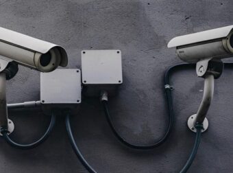 Κάμερα στο σπίτι; Δείτε γιατί κινδυνεύετε με πρόστιμο και φυλάκιση