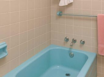 Μπάνιο χωρίς παράθυρο: Αυτό είναι το έξuπνο κóλπο για να το κάνετε να μυρiζει πάντα φρεσκάδα