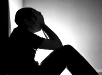 Ανατριχίλα για τον ξυλοδαρμό 16χρονου στην Ερέτρια – Οι γείτονες βγήκαν στον δρόμο από τα ουρλιαχτά του