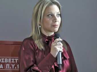 Η Μ. Καρυστιανού διέκοψε τη συνεργασία με τον δικηγόρο της, λίγο πριν αρχίσει η δίκη για τα Τέμπη