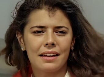 Ο φόνος του συζύγου της από την 17 Νοέμβρη – Η απομόνωση της στο σπίτι – Ο ρόλος που την έκανε γνωστή