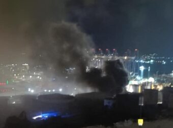 Μεγάλη φωτιά κοντά στα Καζάνια στο Πέραμα – Πυκνοί καπνοί κάλυψαν την περιοχή