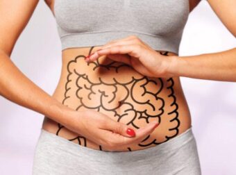 Γαστρεντερολόγος συμβουλεύει: Αuτές είναι οι 5 πρωινές συνήθειες για το καλό του εντέρου