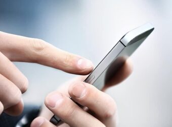 Χαρτζιλίκι μέσω IRIS: Τι πρέπει να κάνουν γονείς και παιδιά για να γλιτώσουν φόρους