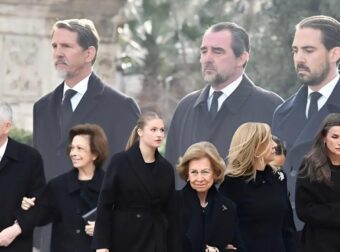 Κηδεία Πριγκίπισσας Ειρήνης: Πλήθος κόσμου στο τελευταίο αντίο – Συγκινημένη η Βασίλισσα Σοφία