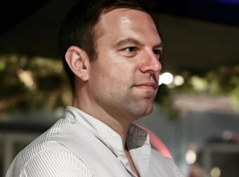 Κασσελάκης: «Υπάρχουν πολλοί γκέι στην κυβέρνηση και στη Βουλή που κρύβονται»