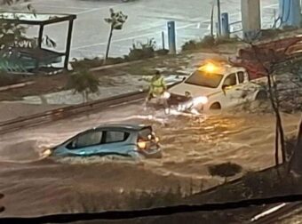 Νεκρή γυναίκα στη Γλυφάδα από την κακοκαιρία