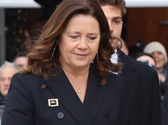 Η Αλεξία Ντε Γκρες με τη Zara μίνι τσάντα που μπορείς να αποκτήσεις τώρα σε έκπτωση