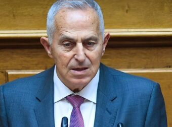 Ραγδαίες πολιτικές εξελίξεις, αλλάζουν οι ισορροπίες: Με ποιο κόμμα κατεβαίνει υποψήφιος ο Ευάγγελος Αποστολάκης