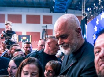 Μισός Έλληνας ο Ράμα, σπούδασε στο Χάρβαρντ με ελληνική υποτροφία