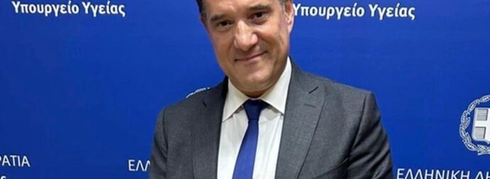 Ο Άδωνις Γεωργιάδης «απέδειξε» την ύπαρξη θεού: «Το DNA γεμίζει 70 τόμους, άρα κάποιος το έγραψε»