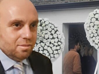 Δεν πήγε στις κηδείες των θυμάτων της τραγωδίας ο ιδιοκτήτης της «Βιολάντα» – Τι έγραψε πάνω στο στεφάνι που έστειλε