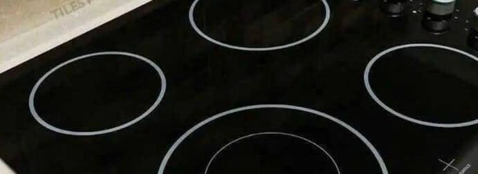 Οι περισσότεροι το κάνουν λάθος: Auτός είναι ο σωστός τρόπος να καθαρίσετε μια κεραμική εστία