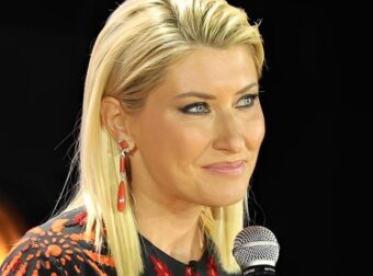 Έδωσε το πρώτο σημάδι χαράς – Τα πρώτα λόγια της Σίας Κοσιώνη μετά την αγωνία στη ΜΕΘ