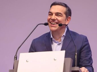 «Μεταγραφή αεροδρομίου» ο Τσίπρας – Συμφωνία με κορυφαίο στέλεχος του ΠΑΣΟΚ