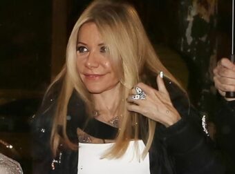 Χαμός με πασίγνωστη Ελληνίδα: Αγνώριστη και ντυμένη ροκ σταρ μαγνήτησε χτες βράδυ όλα τα βλέμματα