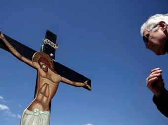 Πότε πέφτει το Πάσχα 2026, η Τσικνοπέμπτη και η Καθαρά Δευτέρα