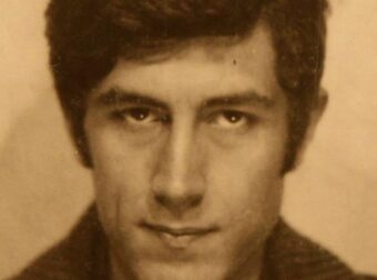 Σαν σήμερα πέθανε ο πασίγνωστος Έλληνας τραγουδιστής που έφυγε στο νοσοκομείο από από καρδιακή ανεπάρκεια