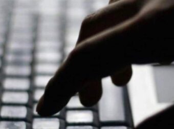 Σοκ με μητέρα και κόρη στο Βόλο – Οι φωτογραφίες που την «έκαψαν»