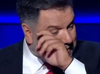 Γρηγόρης Αρναούτογλου: Δάκρυσε ζωντανά στον αέρα για τον θάνατο της μητέρας του